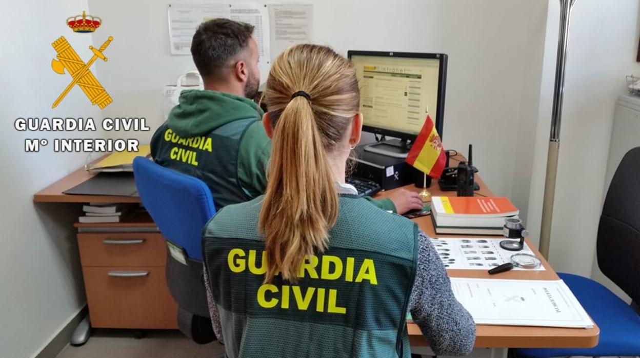 El equipo de Policía Judicial de la Guardia Civil de Illescas abrió dos investigaciones paralelas para determinar la identidad de las personas que estaban difundiendo imágenes pornográficas