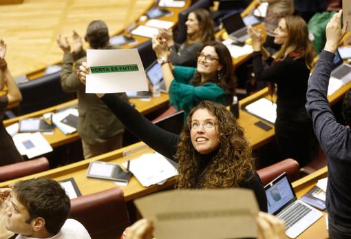 La diputada de Podemos Beatriz Gascó, en las Cortes Valencianas