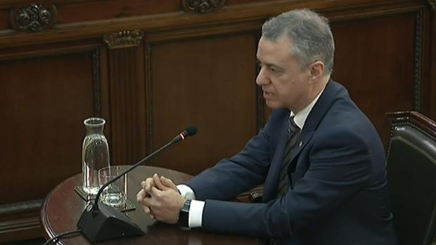 Urkullu señala a Puigdemont por volar el último puente al no convocar elecciones