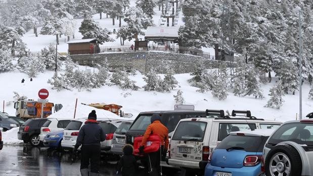 Madrid estudia hacer un paso subterráneo para peatones en Guadarrama