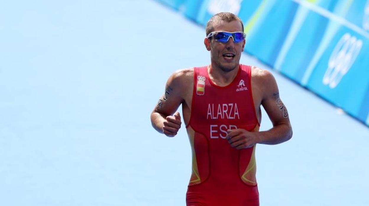 Fernando Alarza, entrando en meta en los Juegos Olímpicos de Rio de Janeiro 2016, en los que finalizó en el puesto 18