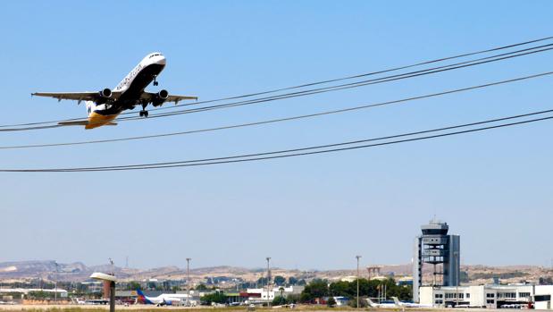 Se desvía un Boeing 737 MAX al aeropuerto de Alicante