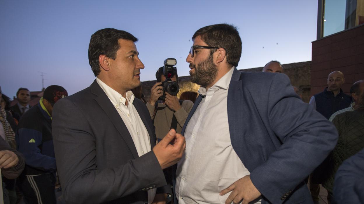 El presidente del PP de Ávila, Carlos García González, junto a Sánchez Cabrera en una imagen de archivo