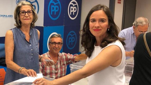 Belén Hoyo, César Sanchez y Óscar Clavell, cabezas de lista del PPCV al Congreso