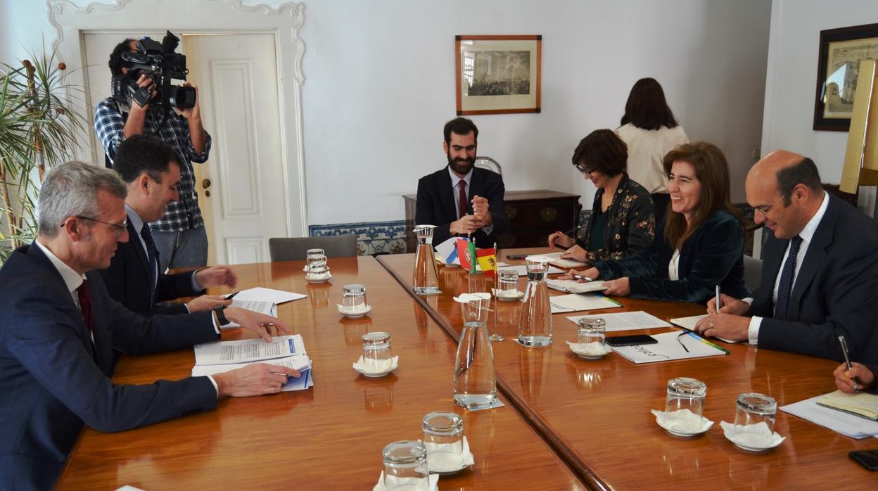 Rueda y Rodríguez en la reunión con el ministro de economía luso
