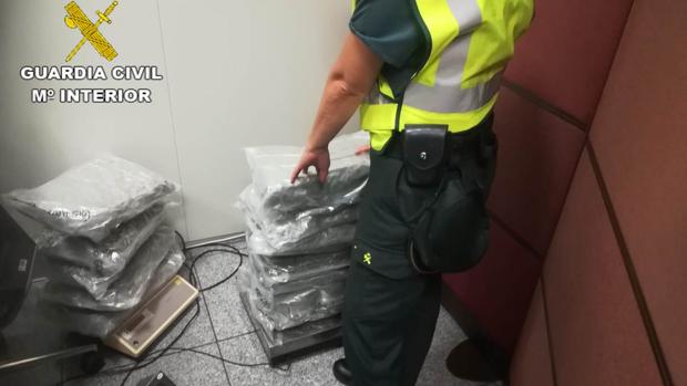 Absuelto un narcotraficante ya condenado porque registraron su casa sin pedirle permiso