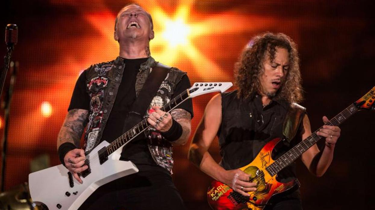 James Hetfield y Kirk Hammett durante un concierto de Metallica