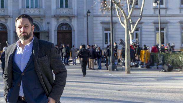 Vox se acerca a los militares: anuncia tres generales como cabezas de lista al Congreso en dos días