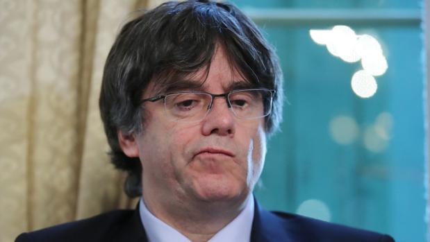 Puigdemont también manipula palabras del Rey ante el juez belga