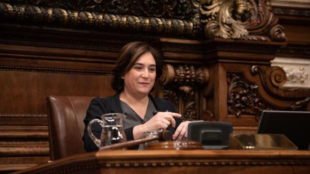 La Junta Electoral obliga a Colau a cerrar su web con los logros de mandato