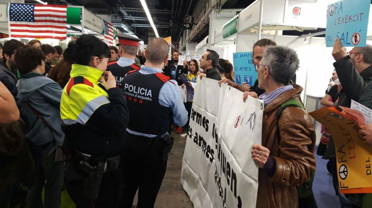 Protesta en el Salón de la Enseñanza