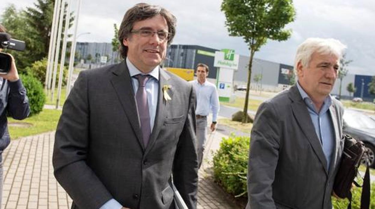Carles Puigdemont tras una reunión con Quim Torra en Berlín