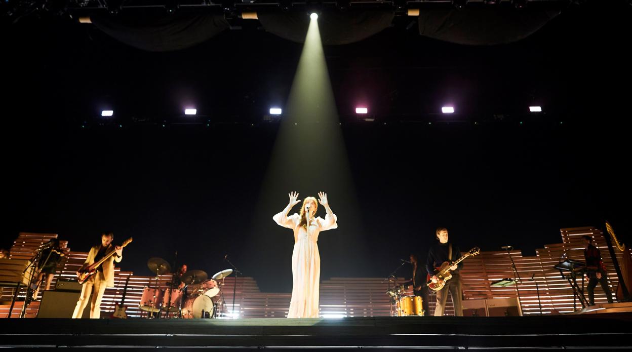 Florence Welch, durante su actuación de anoche en Barcelona