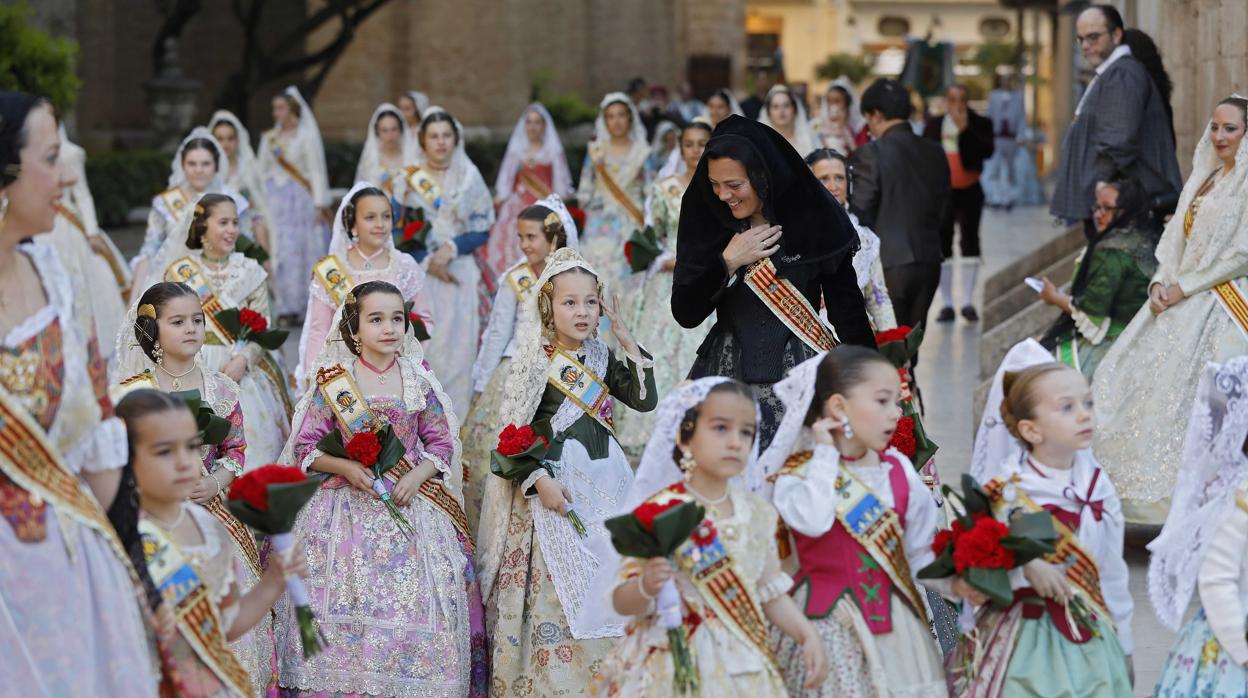 Imagen de la Ofrenda a la Virgen de los Desamparados