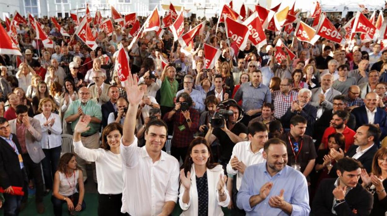 Pedro Sánchez, en un acto de precampaña electoral en Valencia