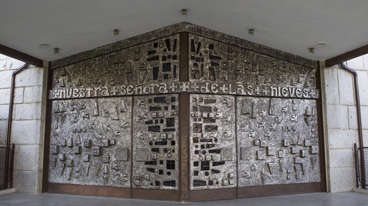 Portal de entrada a Nuestra Señora de las Nieves