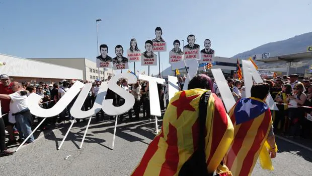 Los independentistas convierten la manifestación de Alsasua en un acto por los políticos presos