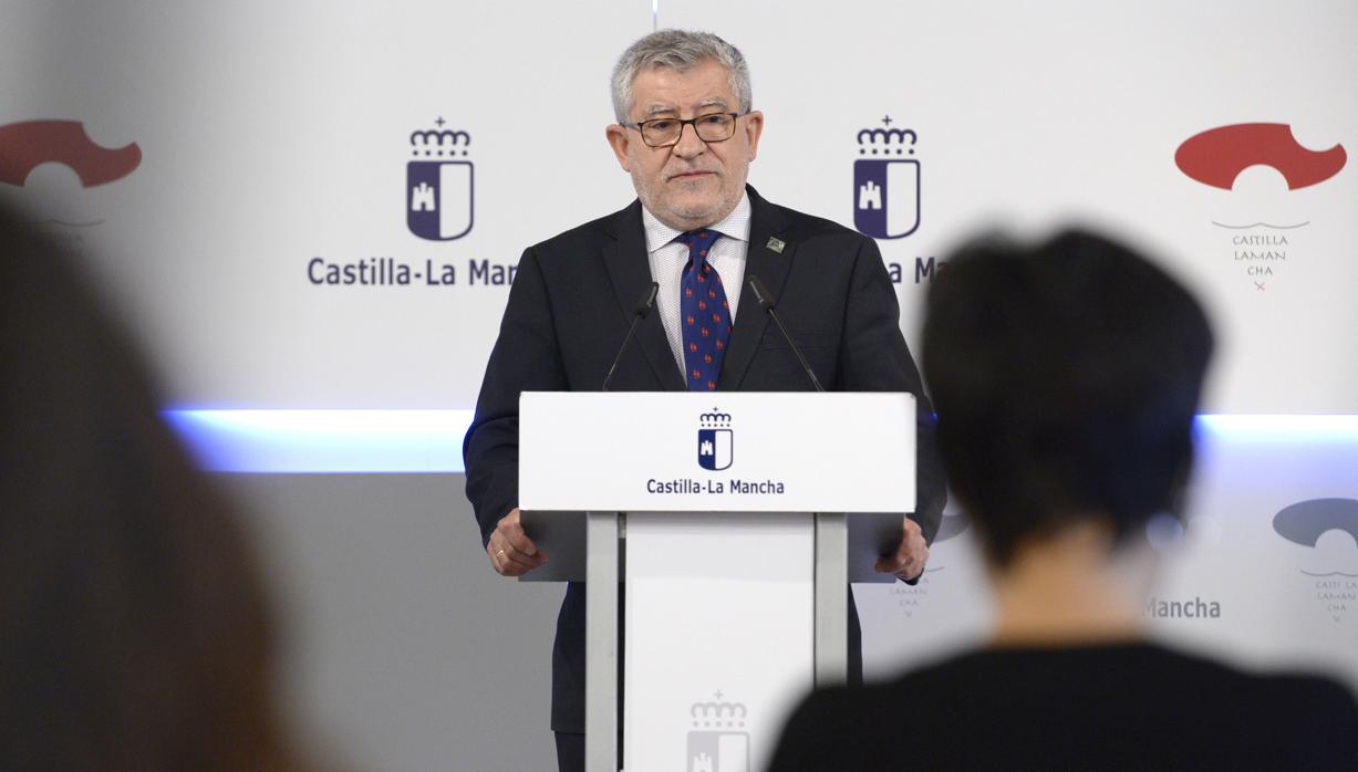 Ángel Felpeto da cuenta de los acuerdos aprobados en el Consejo de Gobierno