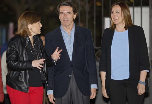 José María Aznar, junto a Isabel Bonig y María José Catalá este miércoles en Valencia