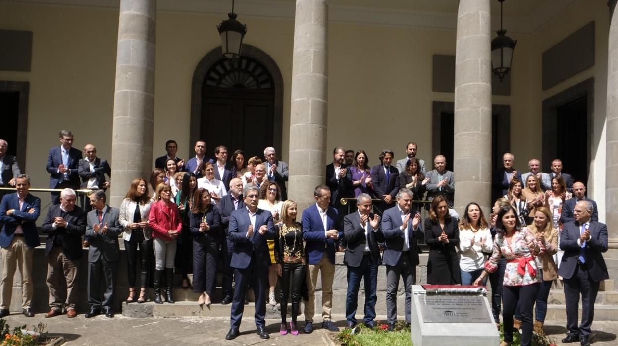 La «humilde» despedida del Parlamento de Canarias: «Se ha hecho un excelente trabajo»