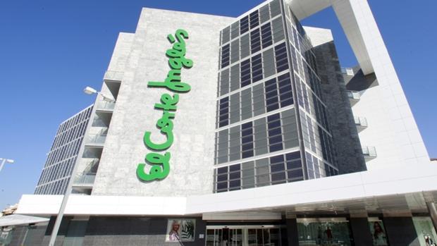 Agrede con un arma blanca a una trabajadora de El Corte Inglés de Albacete en un robo