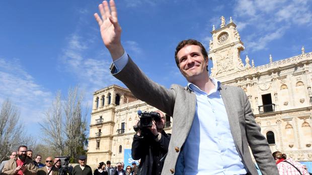 Casado promete «reforzar la Nación» frente a la deslealtad de los separatistas catalanes