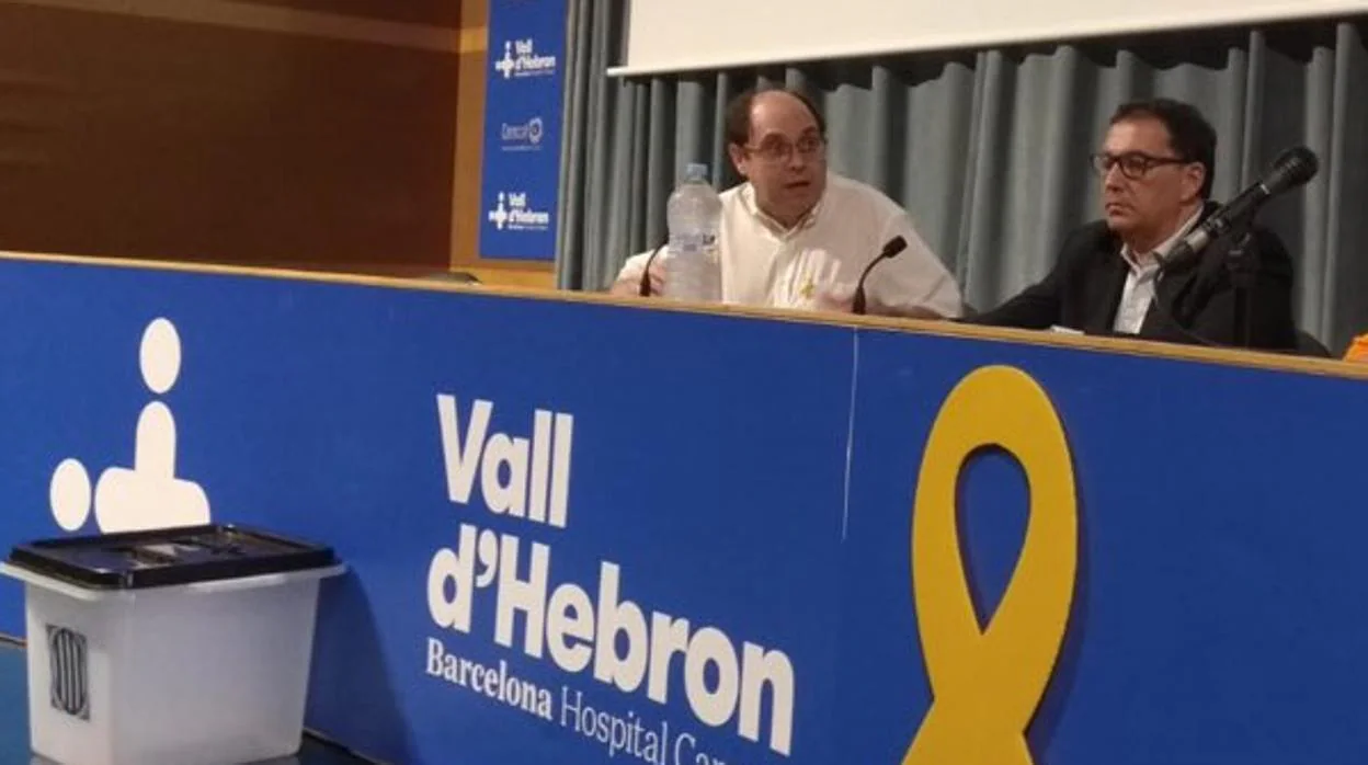 El abogado de Carles Puigdemont en un acto político en el mismo hospital