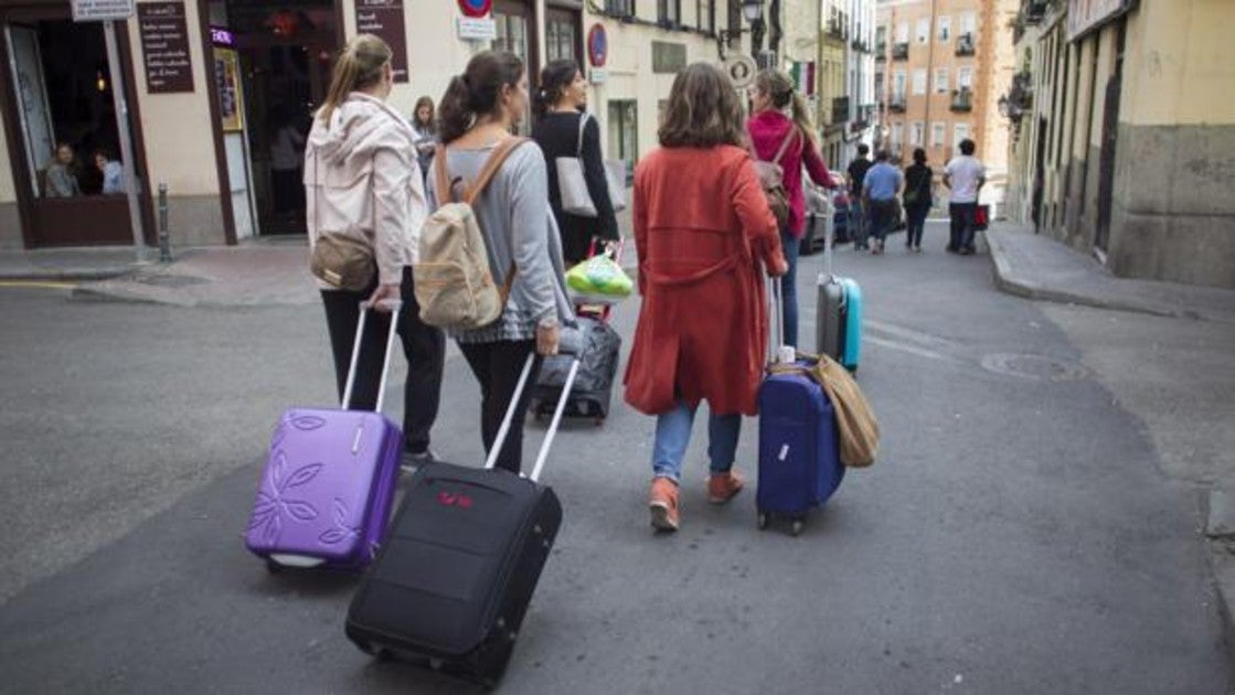 Turistas en las calles de Lavapiés