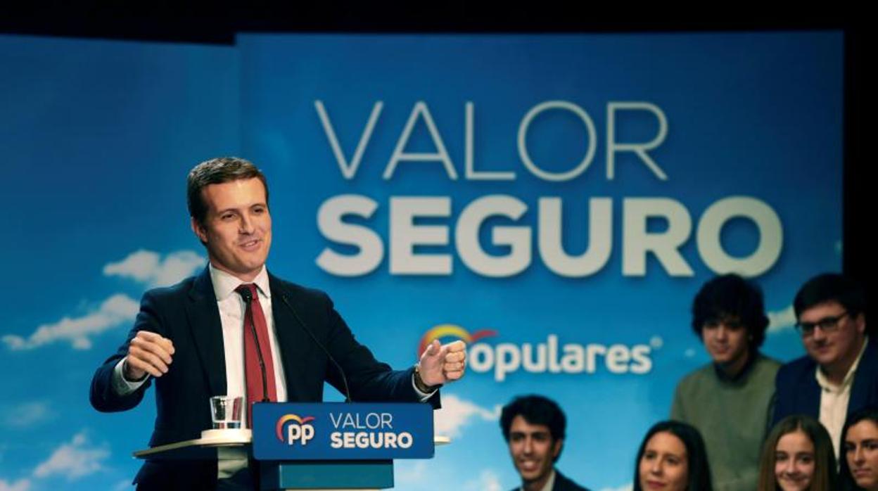 El candidato del PP a la Presidencia del Gobierno, Pablo Casado, durante su intervención, este sábado, en un mitin en Salamanca