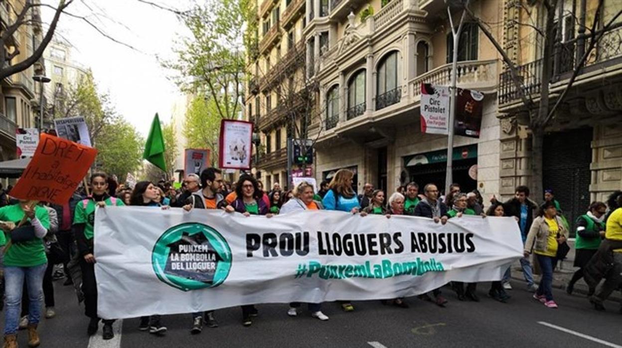 La concentración contra los alquileres abusivos y la especulación inmobiliaria en Barcelona