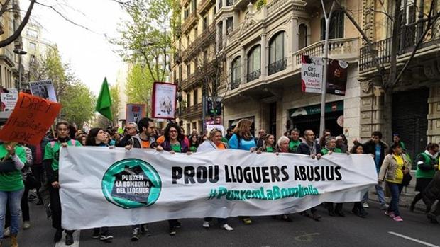 Unas 5.000 personas se manifiestan en Barcelona contra los alquileres abusivos