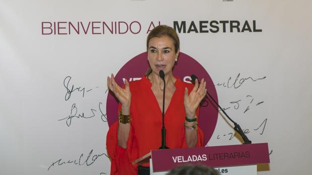 Carmen Posadas presenta su última novela en las veladas literarias de Maestral