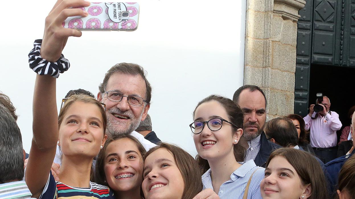 El expresidente del Gobierno Mariano Rajoy durante la campaña de las generales de 2016