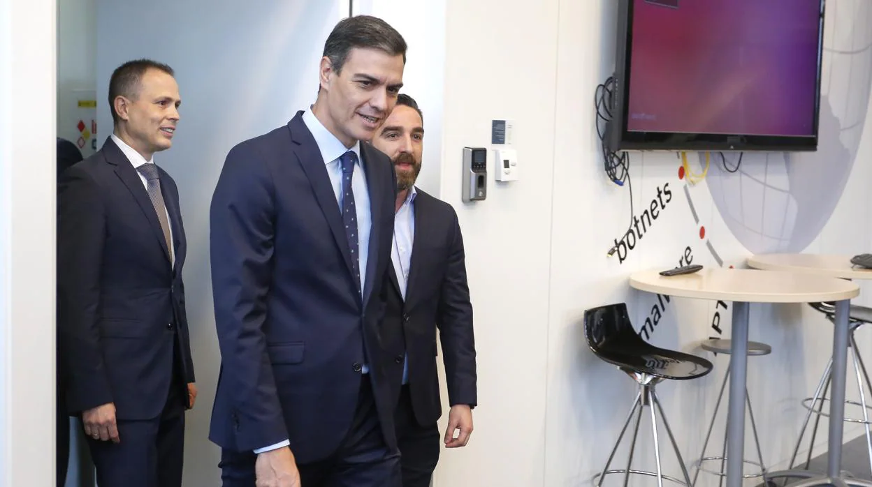 El presidente del Gobierno de España, Pedro Sánchez, ha visitado este martes el Instituto Nacional de Ciberseguridad