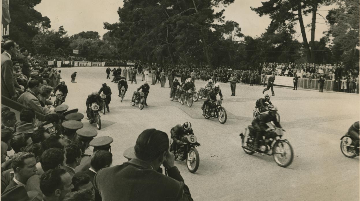 IX Gran Premio Internacional Motociclista de Madrid, en el Parque del Retiro, en 1953