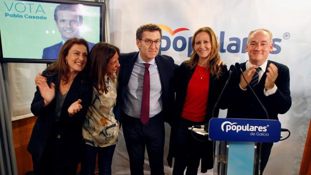 Los populares piden unión y los socialistas, enfriar la euforia, en el arranque de la campaña en Galicia