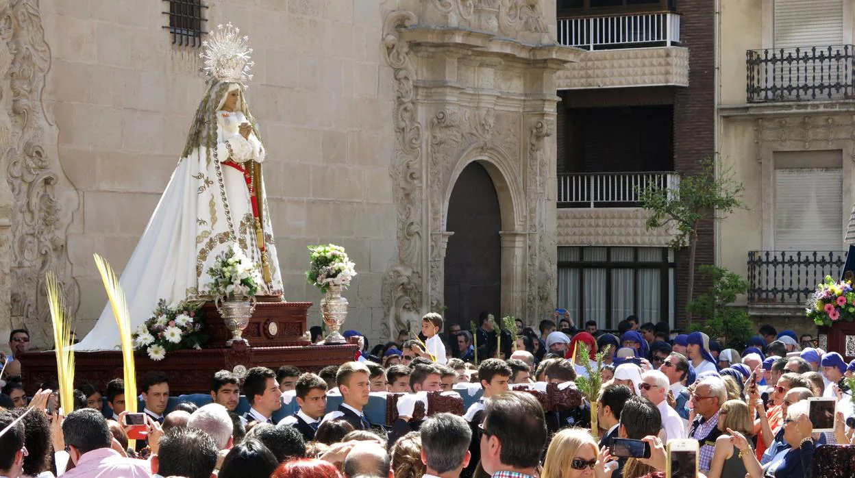 Procesión de la Hermandad de Sacramental de Jesús en Samaría, Santa Oración en el Huerto y Santísima Virgen de la Paz en Alicante