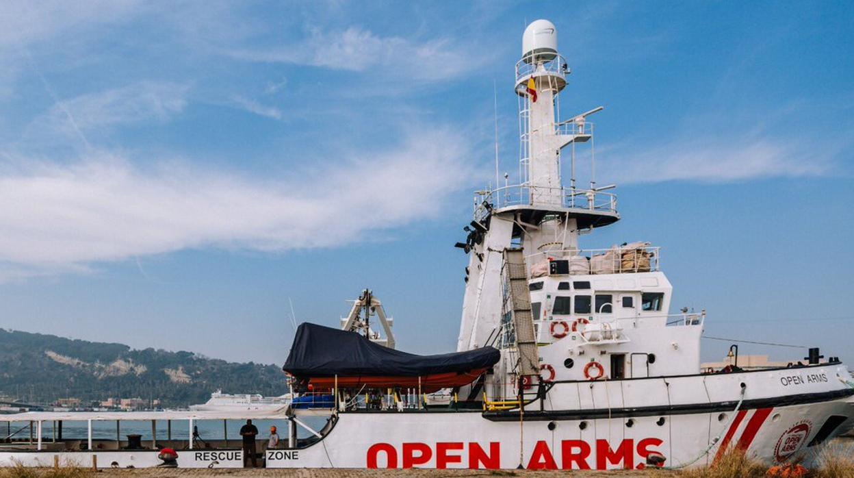 Open Arms ha recibido la autorización para zarpar del Puerto de Barcelona