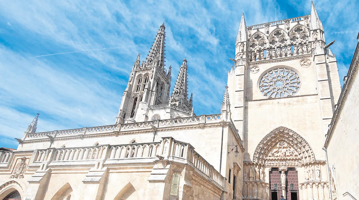 Catedral de Burgos, de estilo gótico, y considerada «heraman» de Notre Dame de París