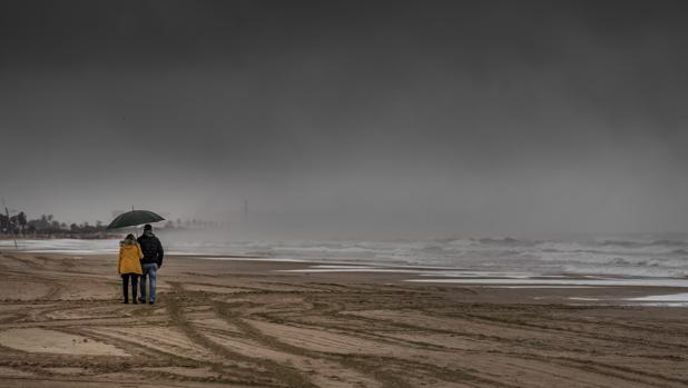 Las lluvias obligan a suspender los actos de la Semana Santa Marinera en Valencia de este sábado