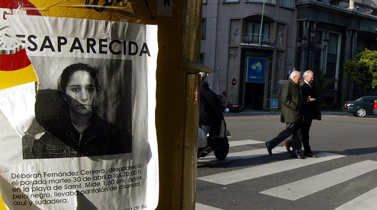 Un cartel en una calle de Vigo pocos días después de la desaparición de la joven