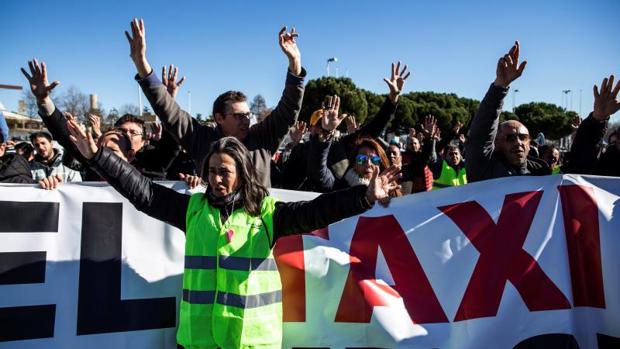 Ofensiva electoral de un sector del taxi para no votar a PP, Cs ni Vox