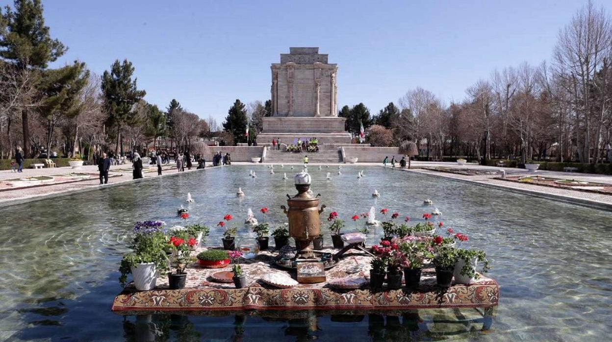 Mausoleo Hakim Abul Qasem, Ferdowsi, en Nowruz