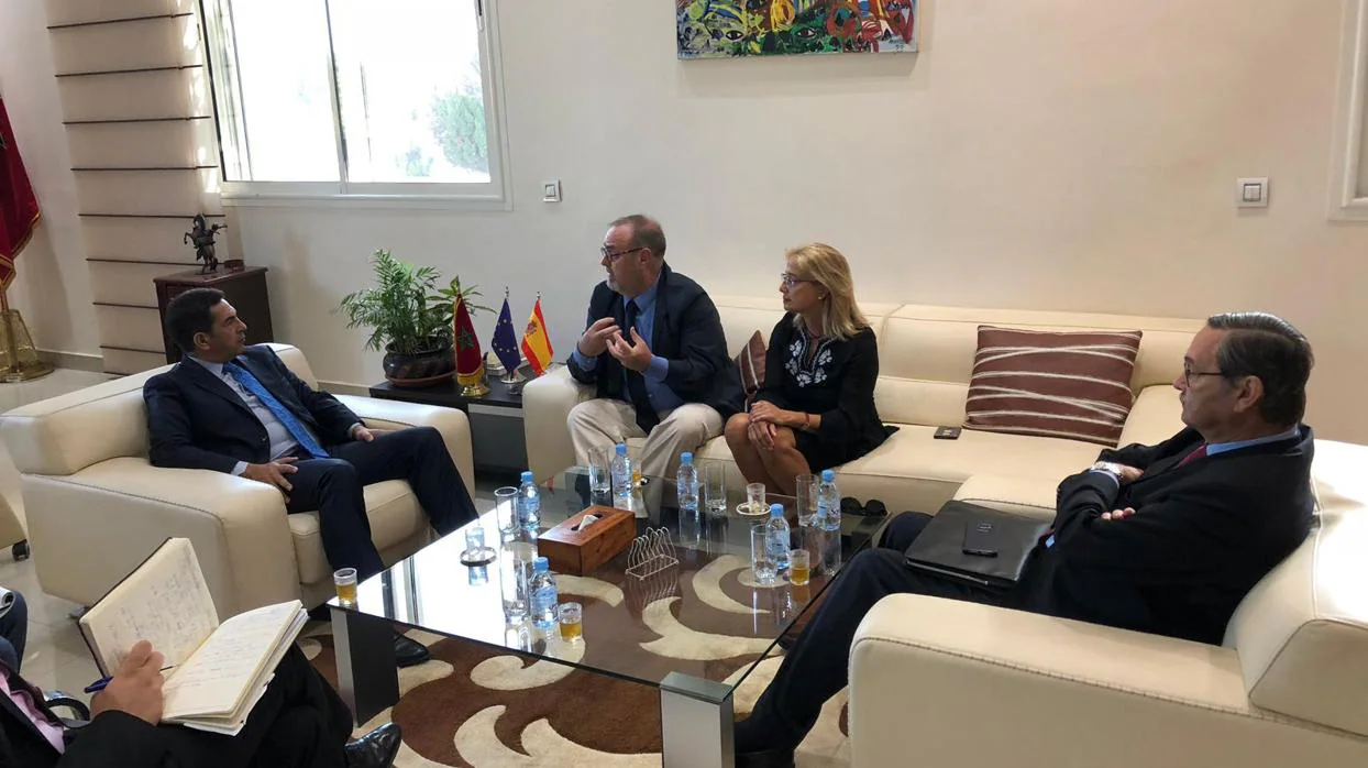 Una reunión del consejero Fernando Rey y la directora general Pilar Garcés con responsables marroquíes