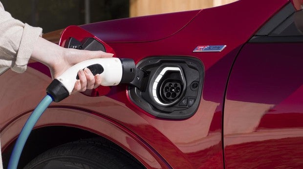 Nuevas ayudas de hasta 5.500 euros para la compra de vehículos eléctricos