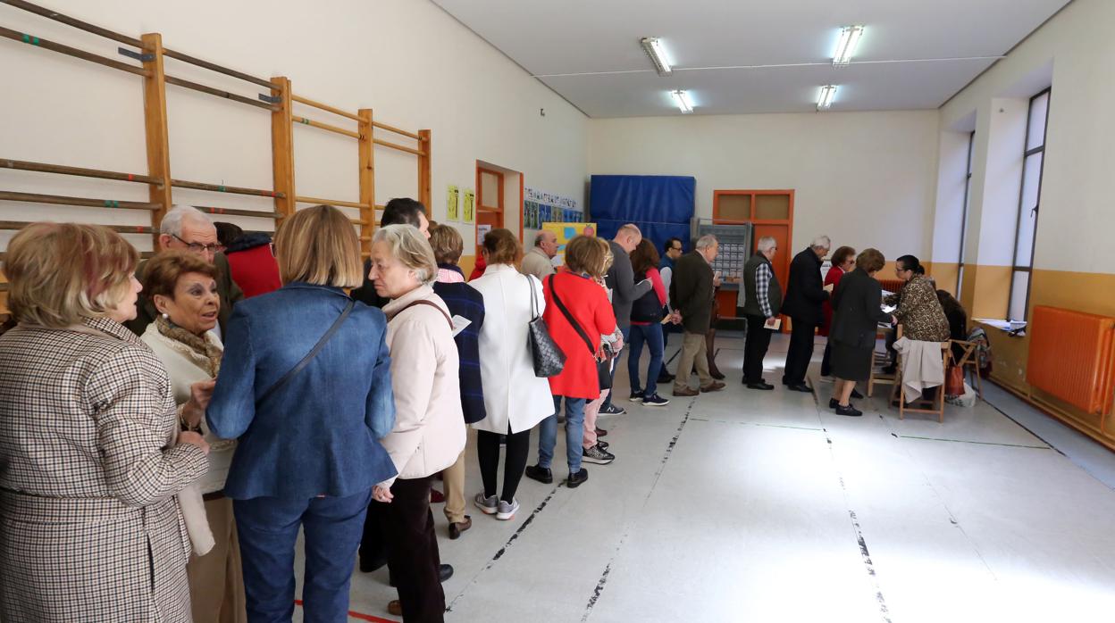 Más del 41 por ciento de los electores ya habían votado a las 14.00 horas en Castilla y León