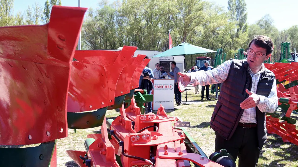 El candidato a la Presidencia de la Junta por el PP, Alfonso Fernández Mañueco, visitó la LIX Feria Nacional de maquinaria agrícola de Lerma