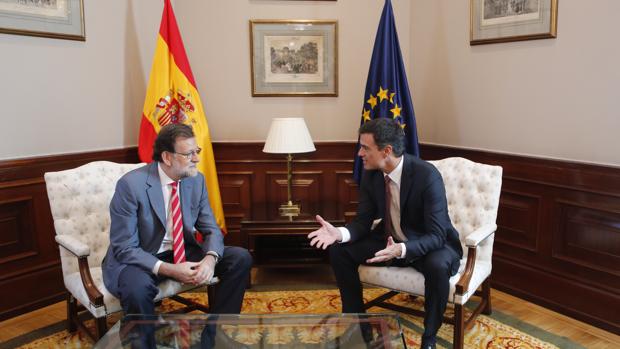 Rajoy también mantuvo en 2015 y 2016 rondas de contactos previas a las del Rey, como ahora Sánchez