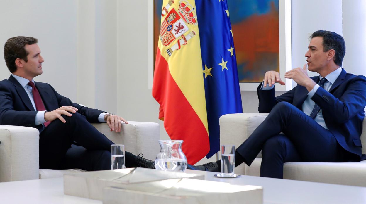 Sigue en vídeo la comparecencia de Pablo Casado tras su reunión con Pedro Sánchez en La Moncloa