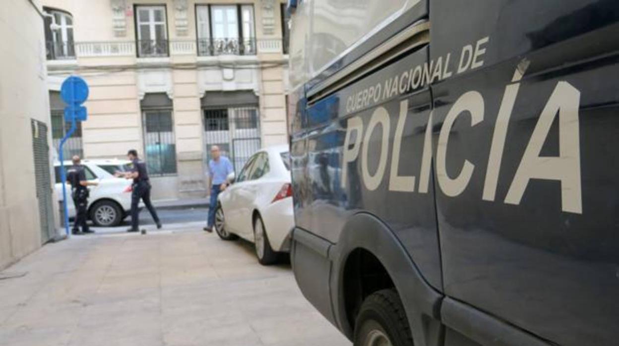 Fotografía de archivo de un furgón policial